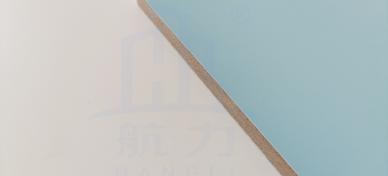 以石英纖維防火板為基材；  ●綠色環(huán)保，無(wú)甲醛、無(wú)石棉；  ●A級阻燃，防火、防潮；  ●堅固耐用，超長(cháng)壽命；  ●質(zhì)輕高強、隔音隔熱；  ●裝配式安裝，省時(shí)、省力、經(jīng)濟；  ●表面涂層使用納米無(wú)機涂料，抗菌、防腐、防蛀、易清潔；